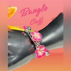 🌺Hawaiian plumeria polymer bracelet, memory wire